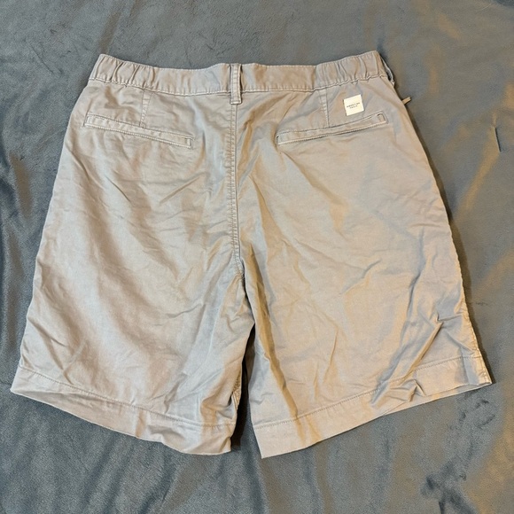 American Eagle Outfitters Tan Flat Front Shorts

#1054 - Picture 13 of 13